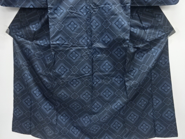  花菱模様織り出し本場村山大島紬着物アンサンブル